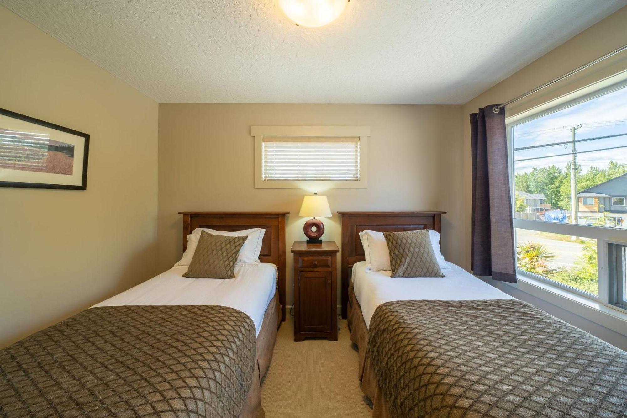 Sooke Harbour Resort & Marina Bagian luar foto